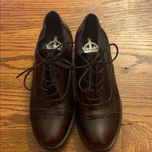 Paten-leather burgundy oxfords